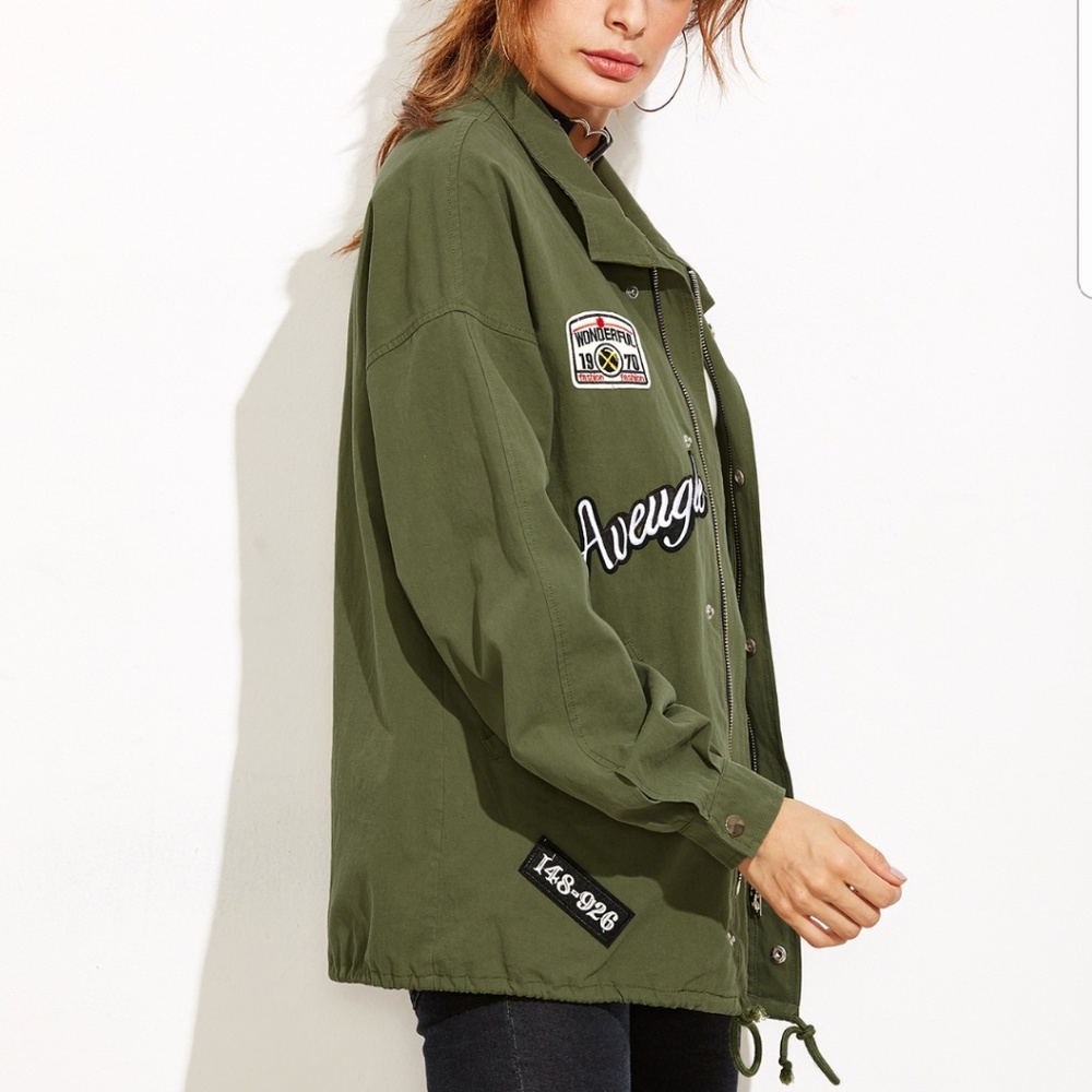 **LAST ONE!**Olive green jacket with patches - Picture 4 of 6